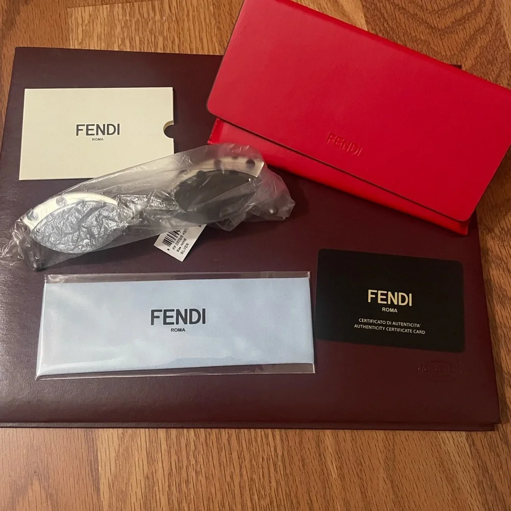 Fendi Cat Eye Glasses - Picture 4 of 5